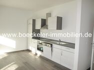 Barrierefreie 2-Zimmer-Wohnung mit Fahrstuhl, Balkon u. EBK - Naumburg (Saale)