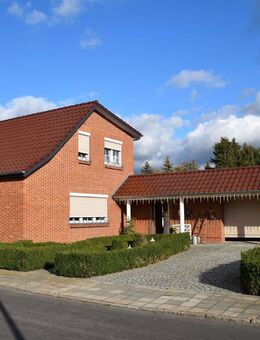 Traumhaftes Einfamilienhaus trifft auf nachhaltiges Holzwohnhaus - auf großem Grundstück! - Burg (Sachsen-Anhalt)
