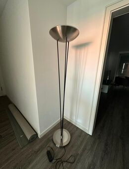 Stilvolle Stehlampe - München