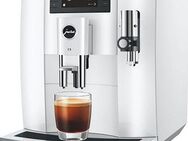 JURA Kaffeevollautomat 15585 E8 Piano White (EC)