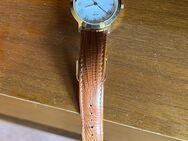 Goldene Uhr mit Lederarmband - Bielefeld Brackwede