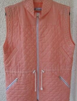 Gr. 40/42: apricotfarbene Weste mit Straßsteinen "BF Exclusiv" + Leo-Weste "BF Exclusiv", nur je 3x getragen, Boutique-Ware, NP je 89,90, für je nur 29,-. - München