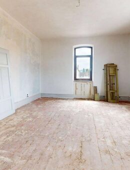 Alter Bahnhof mit Blick auf die Haardt | Gegenüber Kurpfalz Carré & Ärztehaus | Sanierungspotential - Neustadt (Weinstraße)