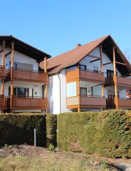 Gepflegte 3 Zimmer Wohnung mit großem Balkon und TG-Stellplatz in begehrter Lage von Neumarkt - Neumarkt (Oberpfalz)