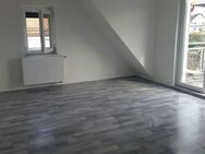 schöne 3,5 Zimmer DG Wohnung mit Einbauküche, Balkon, Keller und Stellplatz - Tamm