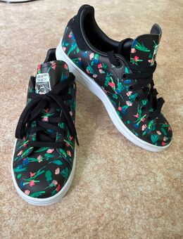 Adidas Schuhe - Riesa