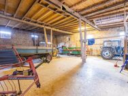 Jede Menge Ausbaureserve! Bauernhaus mit riesiger Scheune, schönem Garten, Gewölbekeller uvw... - Großbettlingen