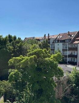 Geräumige, helle 2-Zimmer-DG-Wohnung mit EBK und Balkon in ruhiger, grüner Lage in Gohlis - Leipzig