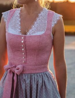 Dirndl Kleid mit Schürze und Oberteil - Essen