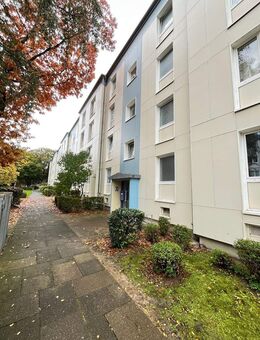 Gepflegte 3-Zimmer-Wohnung mit Balkon und EBK! - Rendsburg