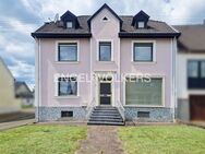 Rarität: "Einfamilienhaus plus zusätzliches Wohngebäude" - Weiskirchen