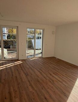 Eislingen exklusive 3 ZKnBWC mit Garten und TG Erstbezug - Eislingen (Fils)