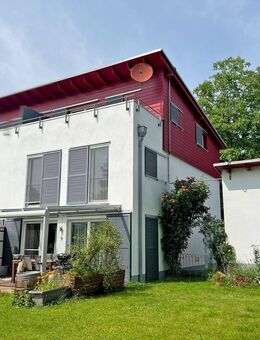 Familienfreundliche Doppelhaushälfte mit Südgarten, Dachterrasse & PV-Anlage in Tutzing - Tutzing