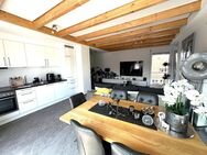 Excl. ausgest. neuwertige 2-Zimmer-DG-Wohnung m. EBK und Dachterrasse an EINZELPERSON - Filderstadt