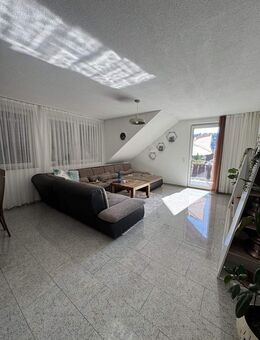 Stark im Markt: Dreifamilienhaus mit Gewerbe, Rohbau und 8 Stellplätzen - Sulz (Neckar)