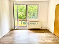 Renovierte 2-Zimmer-Wohnung mit Wannenbad und Balkon mit Blick ins Grüne - Schwerin
