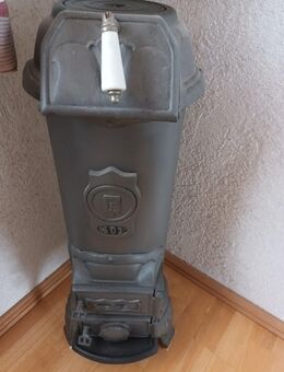 Kanonenofen aus Gußeisen antik - Moorenweis