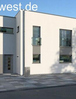 BAUHAUS-STIL MIT VERSATZ - Mülheim (Ruhr)