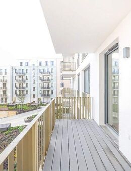 ERSTBEZUG! Großzügige Familien-Oase: 5 Zi. mit Balkon, neuer Einbauküche & Komfortextras! - Dresden