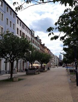 +++ 4-Zimmer-Traumwohnung mit 2 Bädern und Aufzug am Brühl +++ - Chemnitz