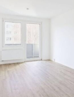 Hochwertig renovierte 2-Raum Wohnung mit Balkon - Niedergörsdorf
