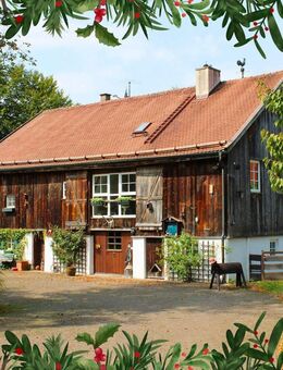 Historisches Bachweberhäusl auf großem Grundstück am Starnberger See - Pöcking