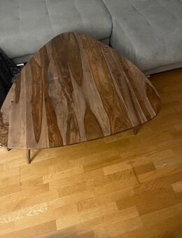 Wohnzimmertisch aus Holz - München