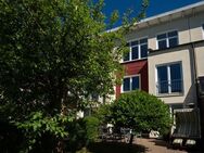 Niedrigenergiehaus: Großes Reihenmittelhaus mit 5,5 Zimmern & viel Comfort in Volksdorf - Hamburg