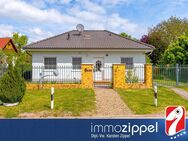 Moderner Bungalow nahe Falkenberg! Bj.2001, 3Zi.,Kü.,Bad mit Sauna, Kamin, Wi.-garten, 620m² Grdst. - Falkenberg (Brandenburg)