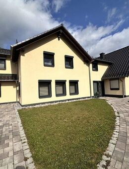 Riesiges Zweifamilienhaus für die ganz große Familie! Auch als Doppelhaus planbar. PROVISIONSFREI!! - Bischoffen