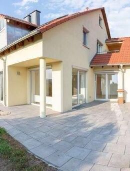 Doppelhaushälfte mit Blick über Münnerstadt und in die Rhön - Münnerstadt