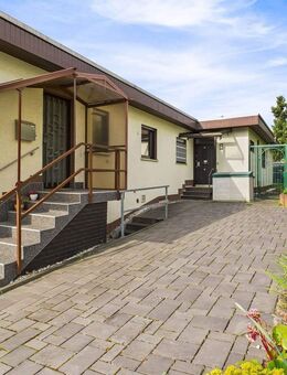 Usingen: Einfamilienhaus mit vermietetem Anbau! - Usingen