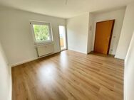 *** Frisch renoviert mit Balkon und Tageslichtbad *** - Gera