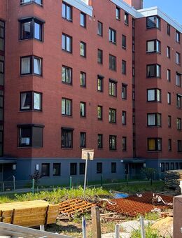 RESEERVIERT !! Provisionsfreie 3 Zimmer Eigentumswohnung am Marktplatz ,in Glinde, Fahrstuhl , 1 ter Stock - Glinde