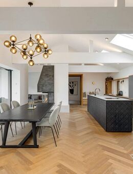 Chalet meets Purismus: Landhaus-Juwel mit Fernblick und Gästewohnung in Seenähe - Münsing