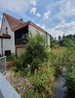 Gemütliches Einfamilienhaus mit Doppelgarage in Waldsachsen/Rödental - Rödental