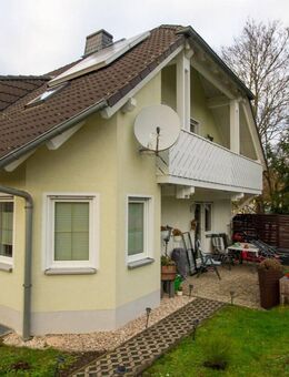 Vermietetes Zweifamilienhaus mit Einliegerwohnung in beliebter Wohnlage von Hermsdorf für Anleger - Hermsdorf