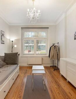 Reserviert: Altbaucharme mit urbaner Aussicht: Stilvolle 2-Zimmer-Wohnung in Winterhude - Hamburg