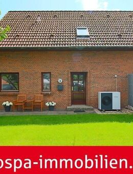 GUT wohnen in ruhiger zweiter Reihe: Teilmodernisierte Doppelhaushälfte mit Carport und Garten - Busdorf