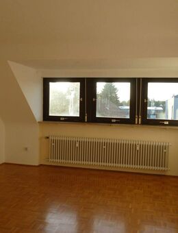 Gemütliche, sonnige 3-Zimmer DG-Wohnung in Nürnberg West - Nürnberg