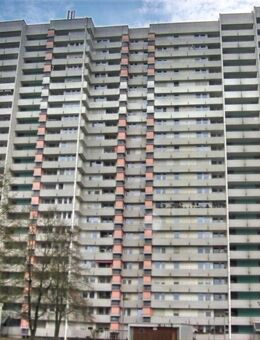 Großzügige 4-Zimmer-Hochhaus-Wohnung als Kapitalanlage. - Sindelfingen