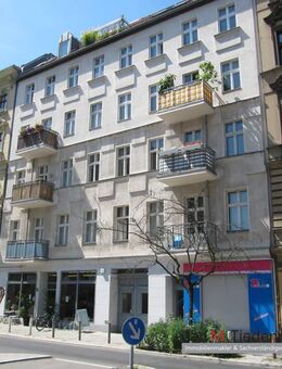 2 Zimmer Altbauwohnung mit Terrasse und Balkon in ruhiger begehrter Schöneberger Lage - Berlin