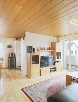 Sonnige Etagenwohnung in kleiner Wohneinheit: Komfortable 3 Zimmer mit Südbalkon - Ditzingen