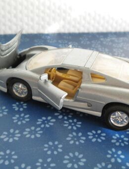 Welly-Jaguar XJ 220 No. 9051,1:43 - Linnich