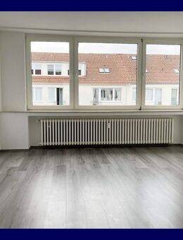 Renovierte 2 Zimmer zum Wohlfühlen: guter Schnitt, gute Lage, Wannenbad, separate Küche, Abstellraum - Oberhausen