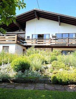 Großzügiges Zuhause mit Panoramablick & Traumgarten - Kreuztal