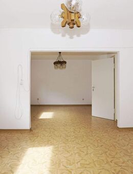 Schöne, angebaute DHH in ruhiger Lage mit gr. Garten. - Hornbach