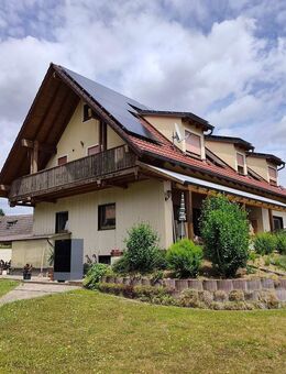 Zweifamilienhaus in Scheßlitz mit Ausbaureserve und Baugrund - Scheßlitz