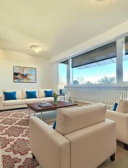 Helle 3 Zi.-Maisonette-Whg. mit sonniger Dachterrasse, moderner EBK und TG-Stellplatz - Passau