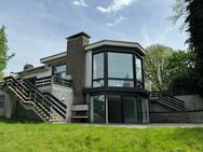 Außergewöhnliche, großzügige Villa in Spitzenlage mit Blick ins Grüne bis zur Ruhr-Universität - Witten